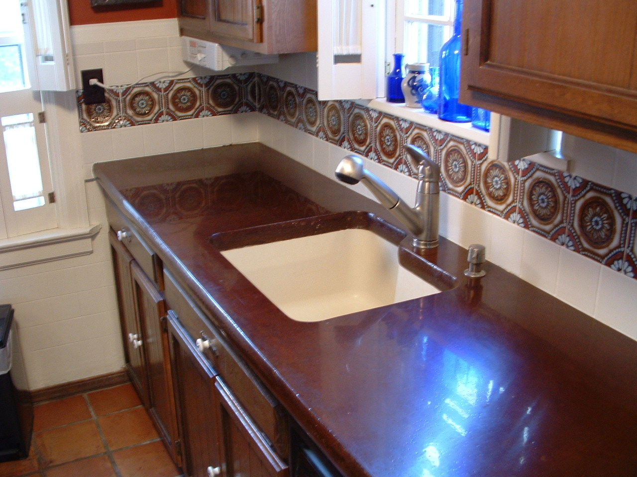cement countertop w undermount sink